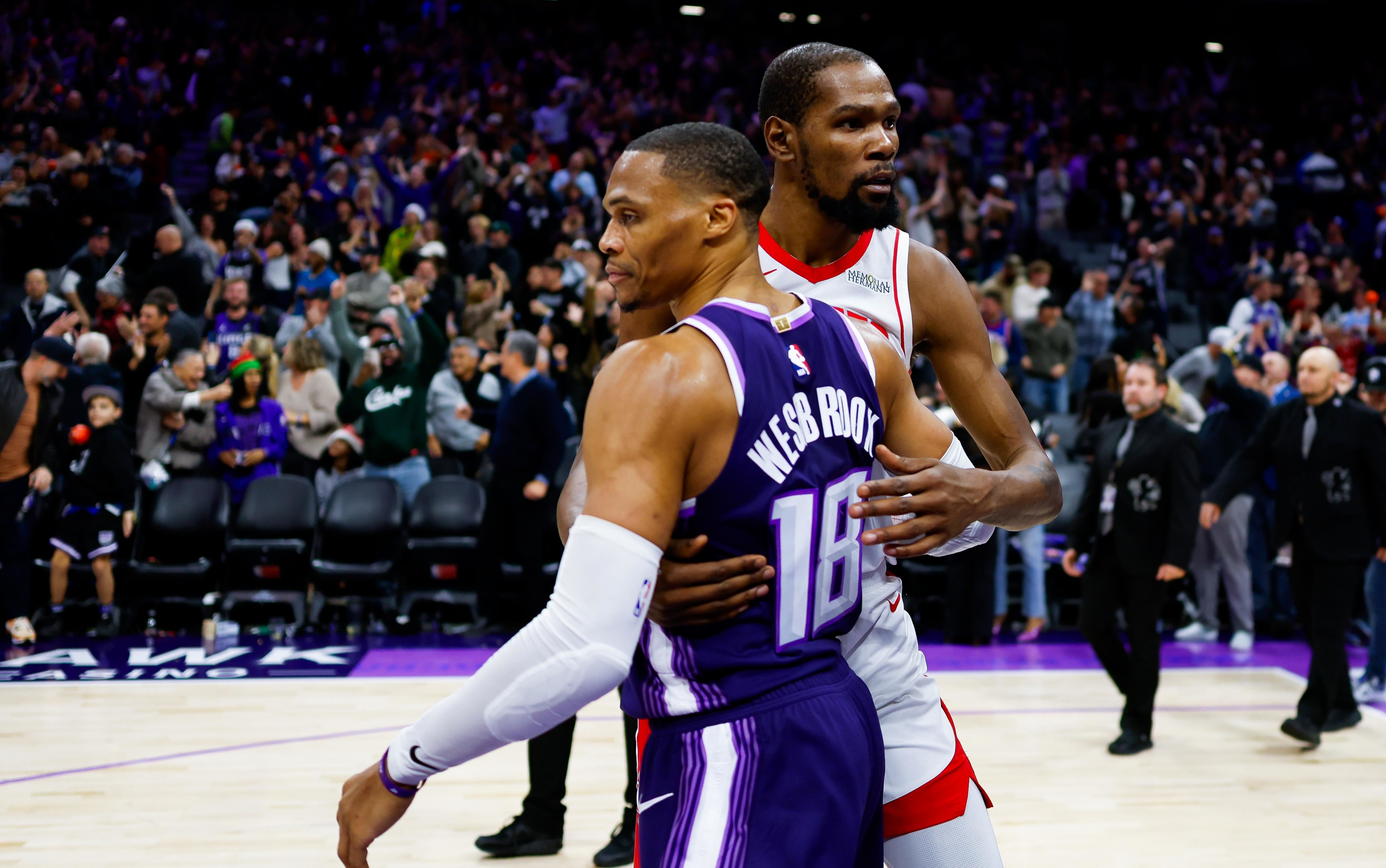  近2战末节只得2分！艾顿为何又变软了？难怪詹姆斯开始要球权了